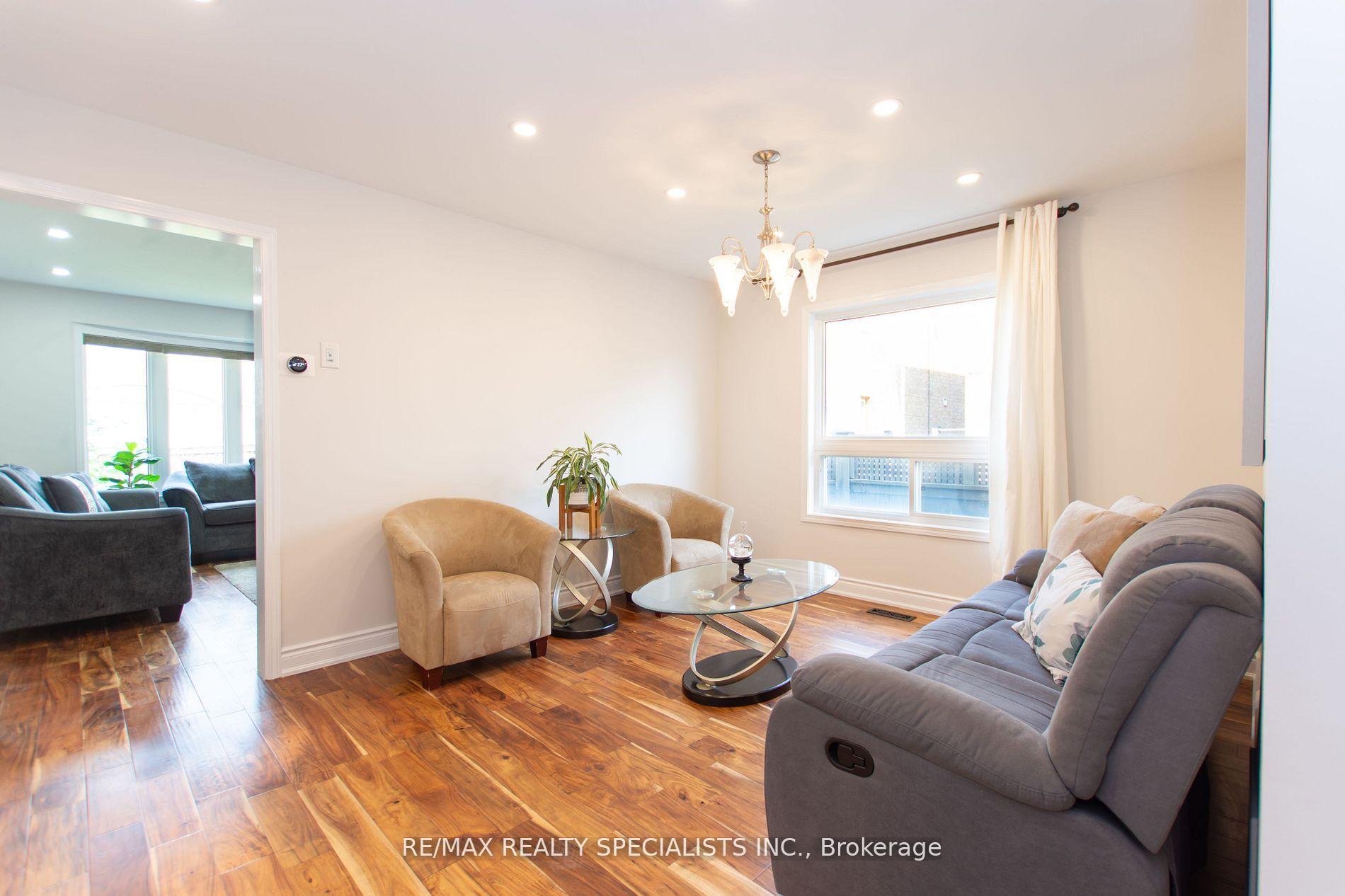 Photo 6 of 929 Philbrook Drive, Milton, Coates — HOMEH