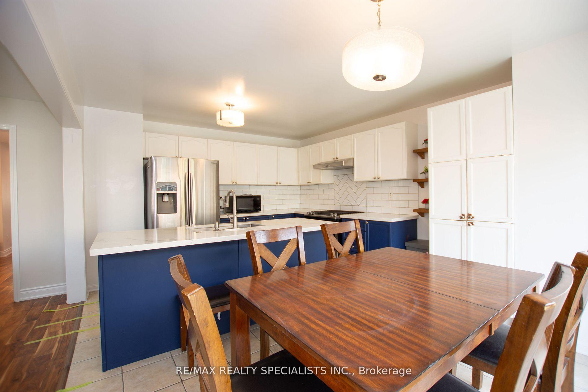 Photo 14 of 929 Philbrook Drive, Milton, Coates — HOMEH
