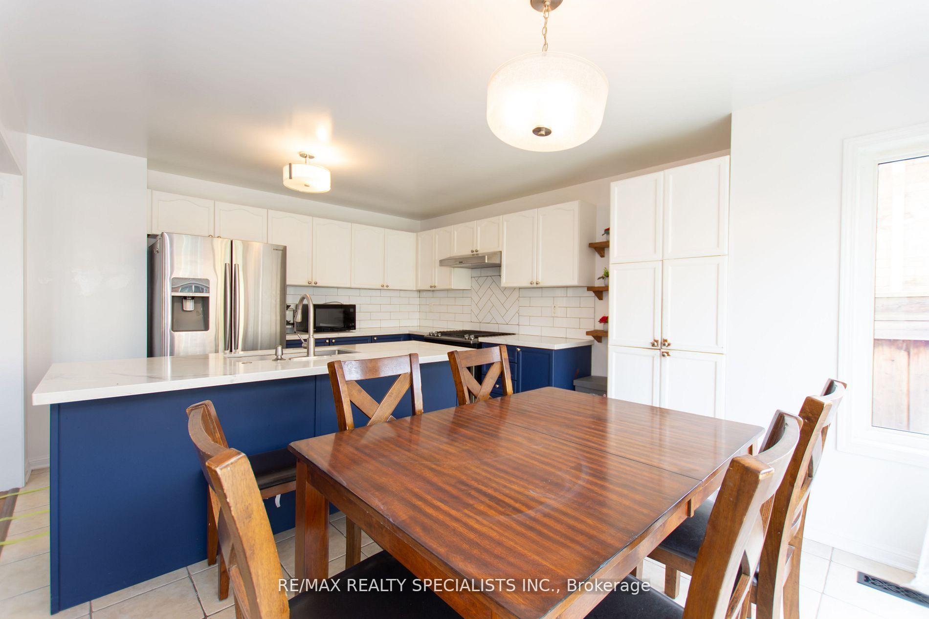 Photo 15 of 929 Philbrook Drive, Milton, Coates — HOMEH