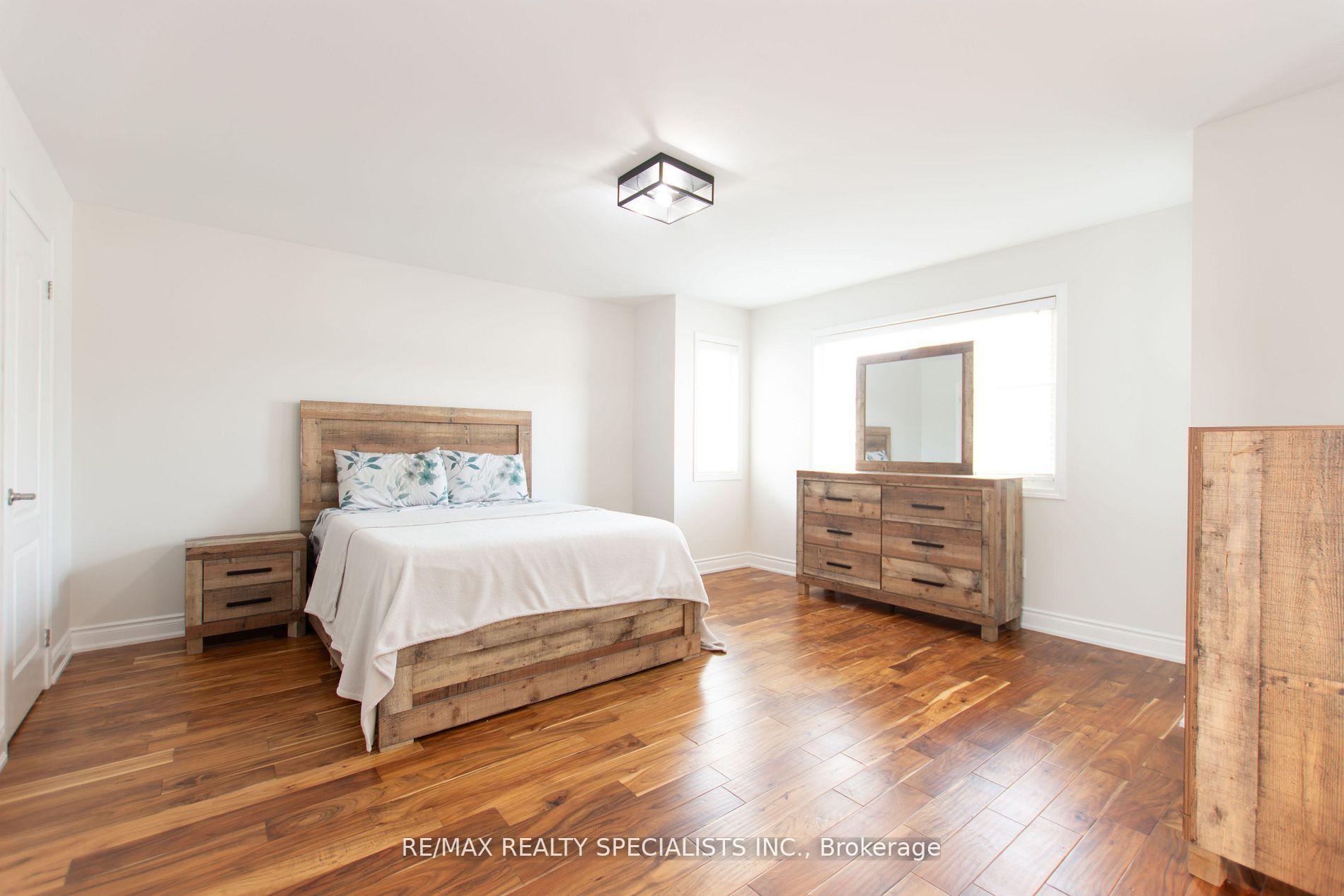 Photo 19 of 929 Philbrook Drive, Milton, Coates — HOMEH