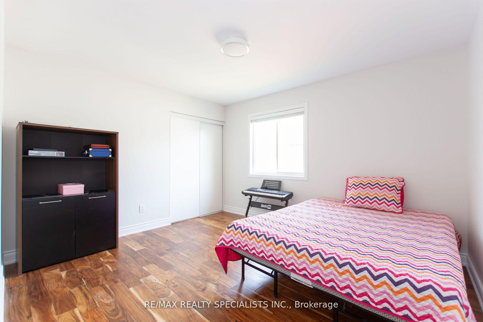 Photo 23 of 929 Philbrook Drive, Milton, Coates — HOMEH