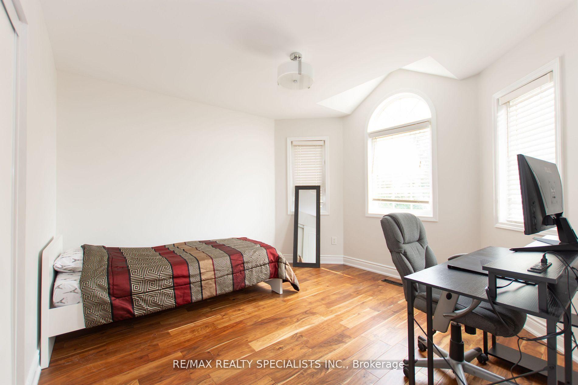 Photo 24 of 929 Philbrook Drive, Milton, Coates — HOMEH
