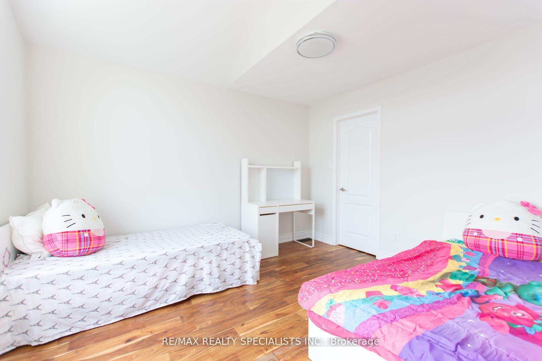 Photo 25 of 929 Philbrook Drive, Milton, Coates — HOMEH