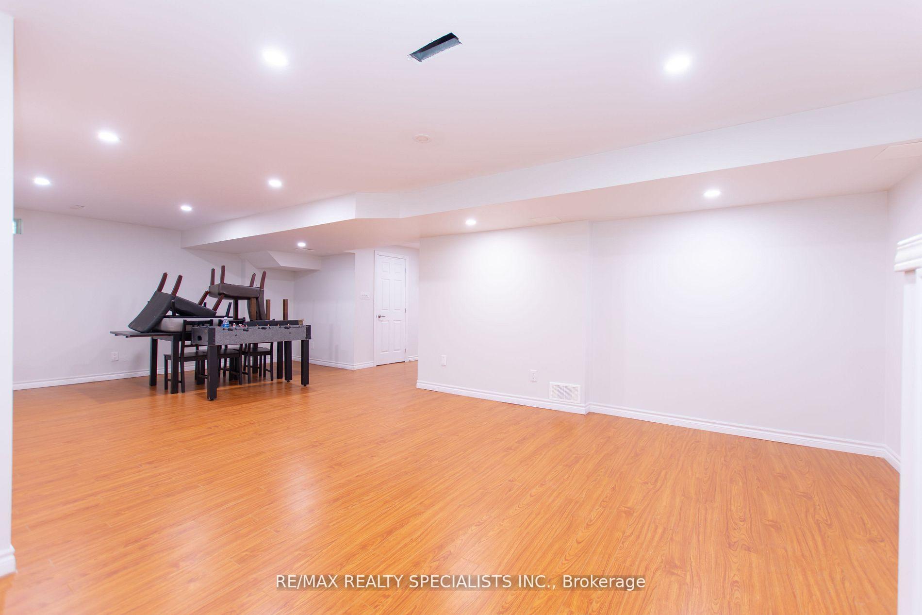 Photo 31 of 929 Philbrook Drive, Milton, Coates — HOMEH