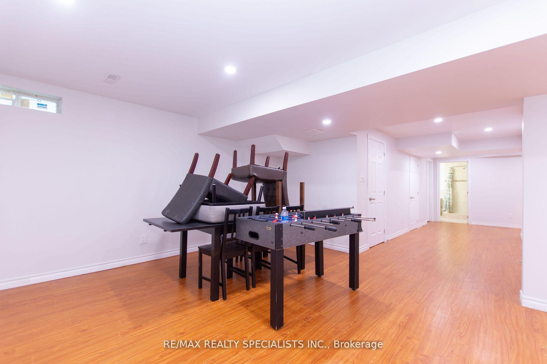 Photo 32 of 929 Philbrook Drive, Milton, Coates — HOMEH