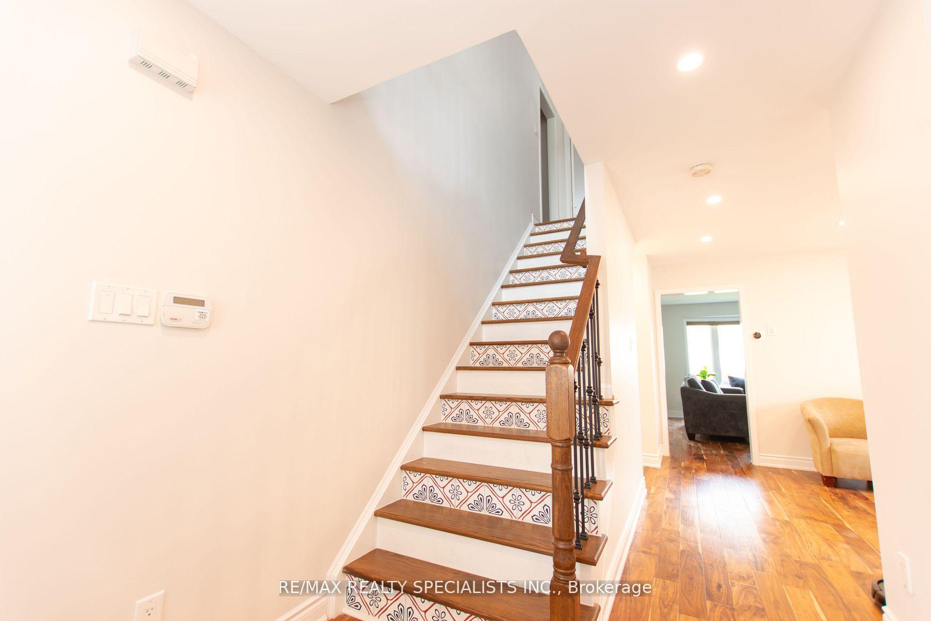 Photo 35 of 929 Philbrook Drive, Milton, Coates — HOMEH