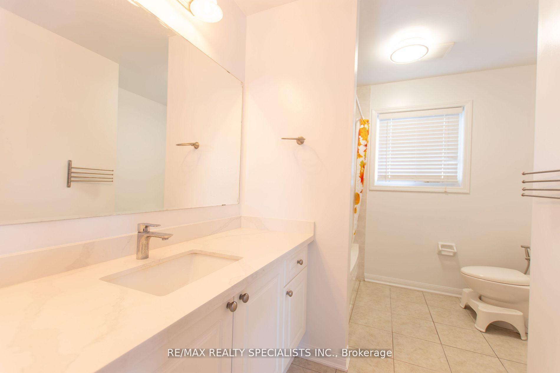 Photo 43 of 929 Philbrook Drive, Milton, Coates — HOMEH