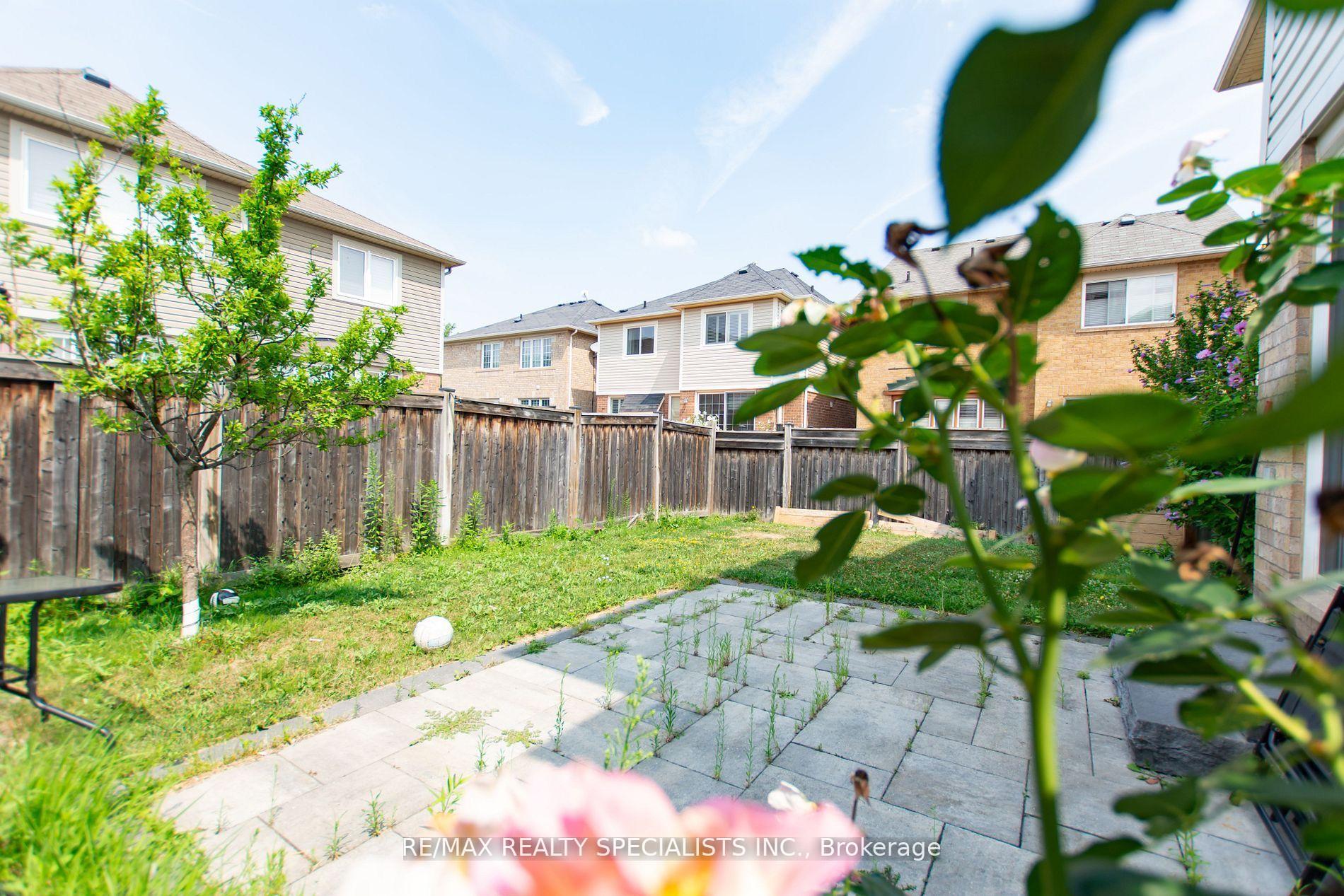 Photo 49 of 929 Philbrook Drive, Milton, Coates — HOMEH
