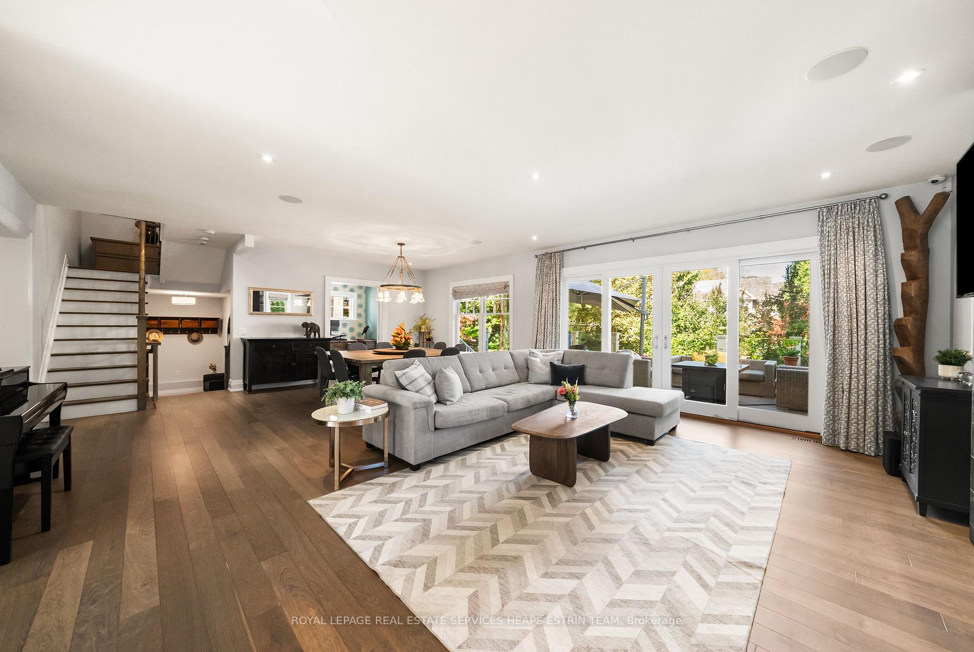 Photo 10 of 34 Lambeth Road, Etobicoke, Edenbridge-Humber Valley — HOMEH
