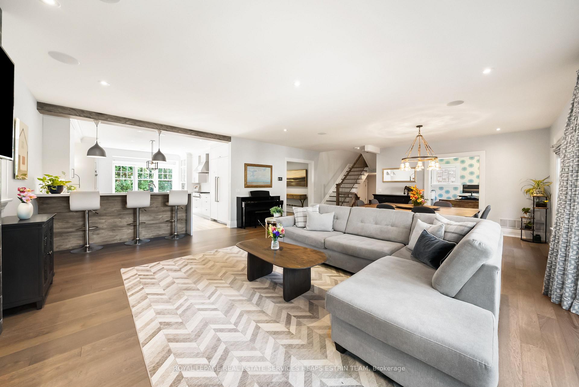 Photo 11 of 34 Lambeth Road, Etobicoke, Edenbridge-Humber Valley — HOMEH