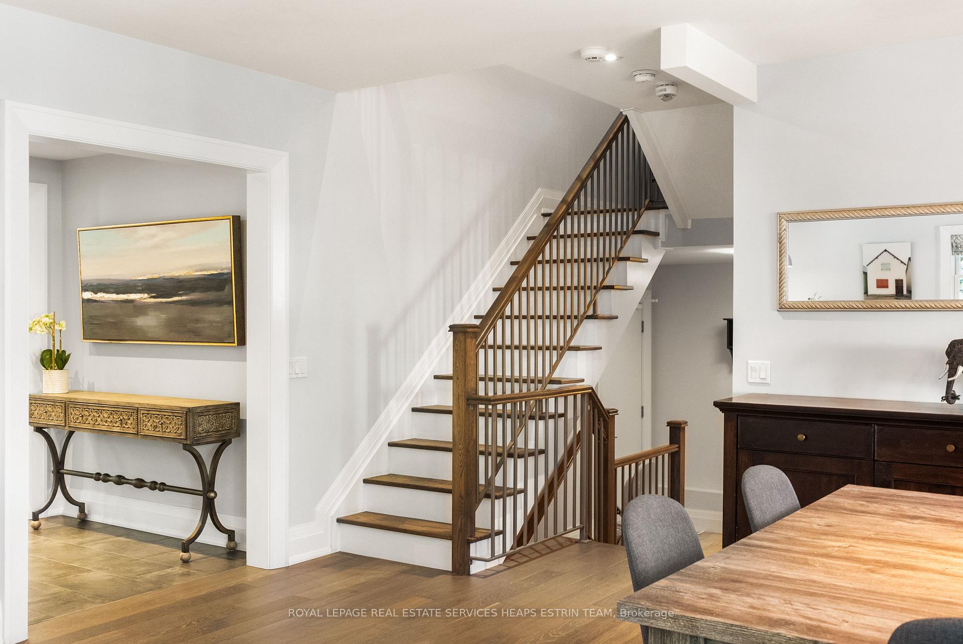 Photo 20 of 34 Lambeth Road, Etobicoke, Edenbridge-Humber Valley — HOMEH