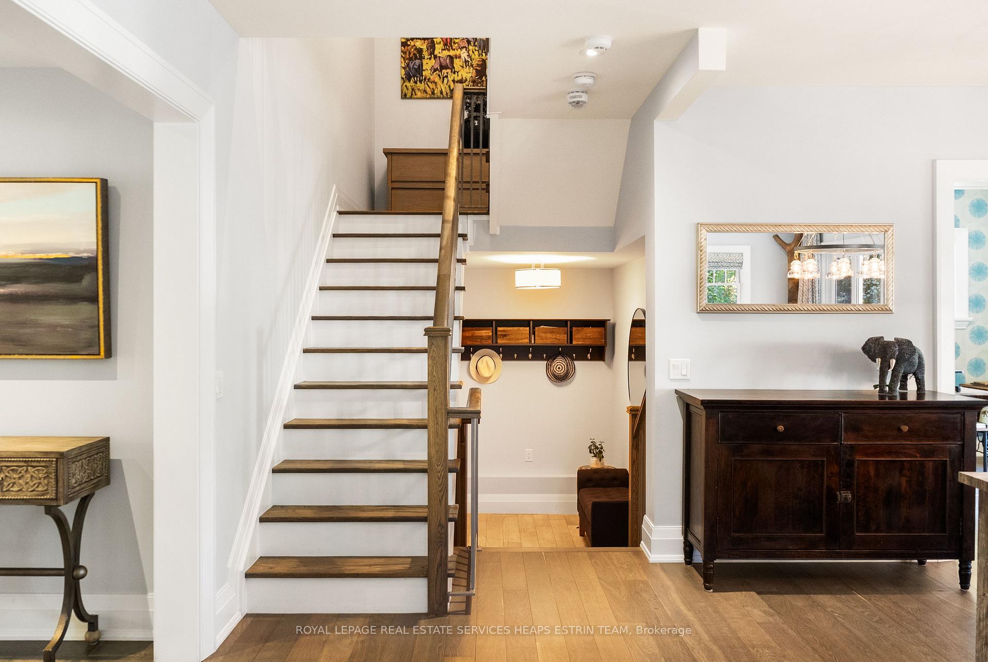 Photo 21 of 34 Lambeth Road, Etobicoke, Edenbridge-Humber Valley — HOMEH