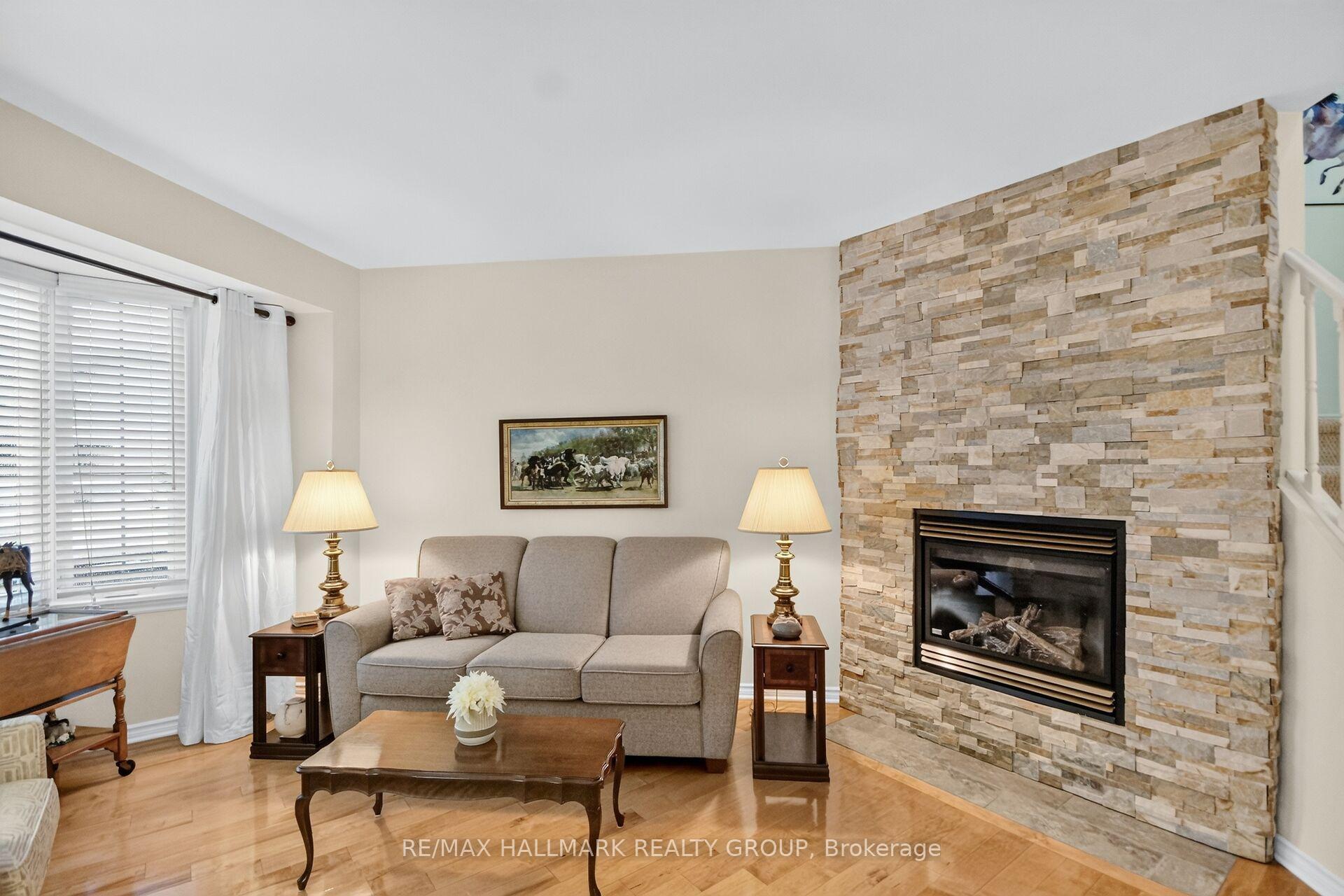 Photo 5 of 12 Ready Way, Ottawa, Barrhaven - Pheasant Run — HOMEH