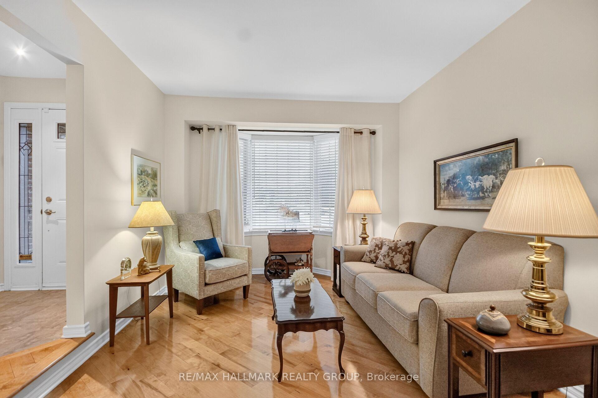 Photo 7 of 12 Ready Way, Ottawa, Barrhaven - Pheasant Run — HOMEH