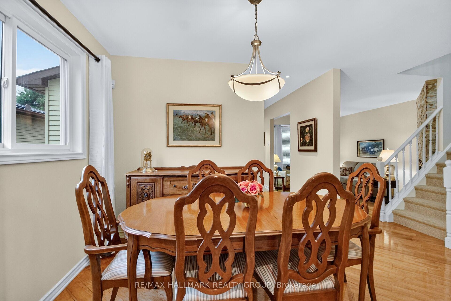 Photo 10 of 12 Ready Way, Ottawa, Barrhaven - Pheasant Run — HOMEH