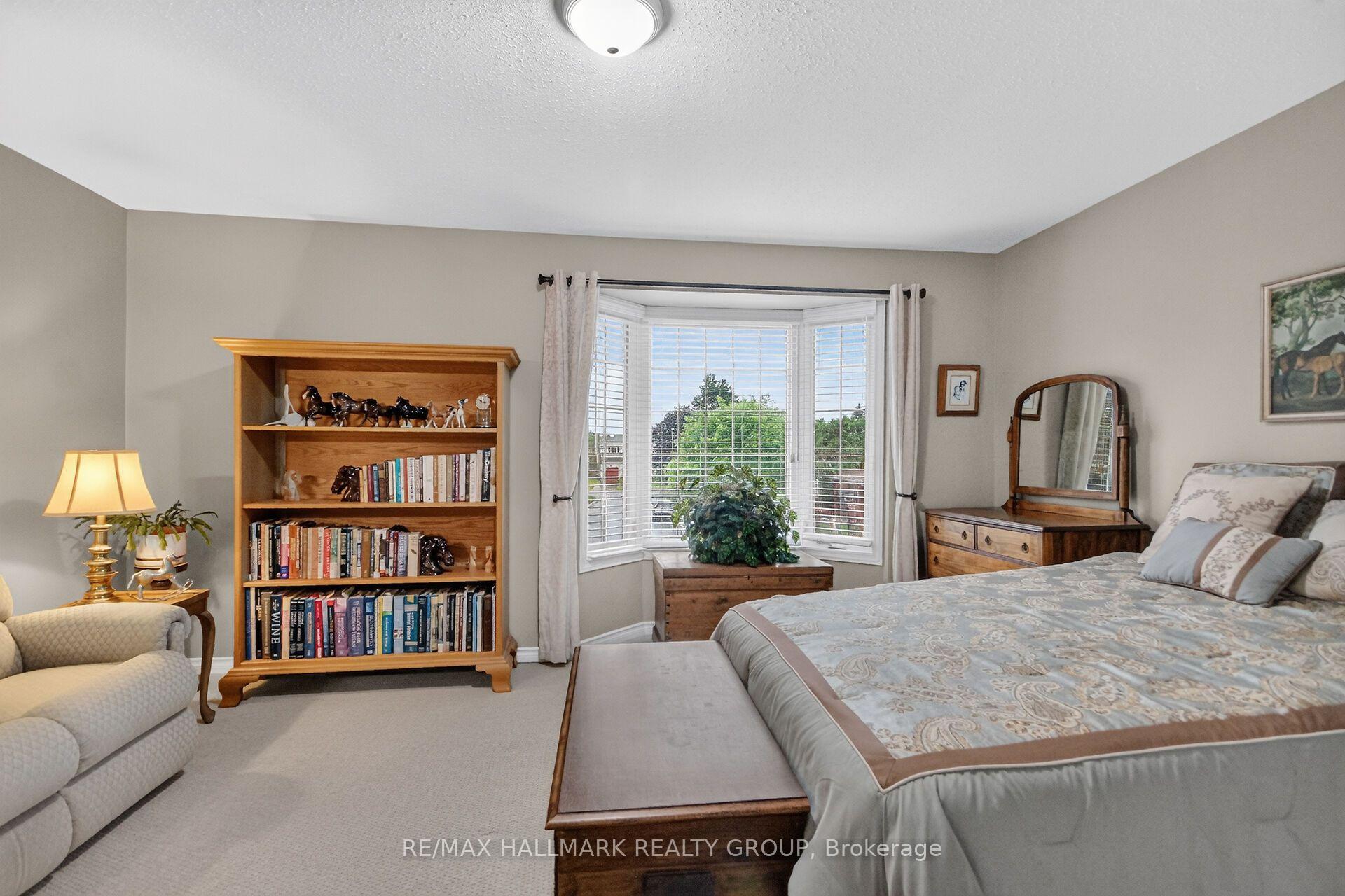 Photo 21 of 12 Ready Way, Ottawa, Barrhaven - Pheasant Run — HOMEH