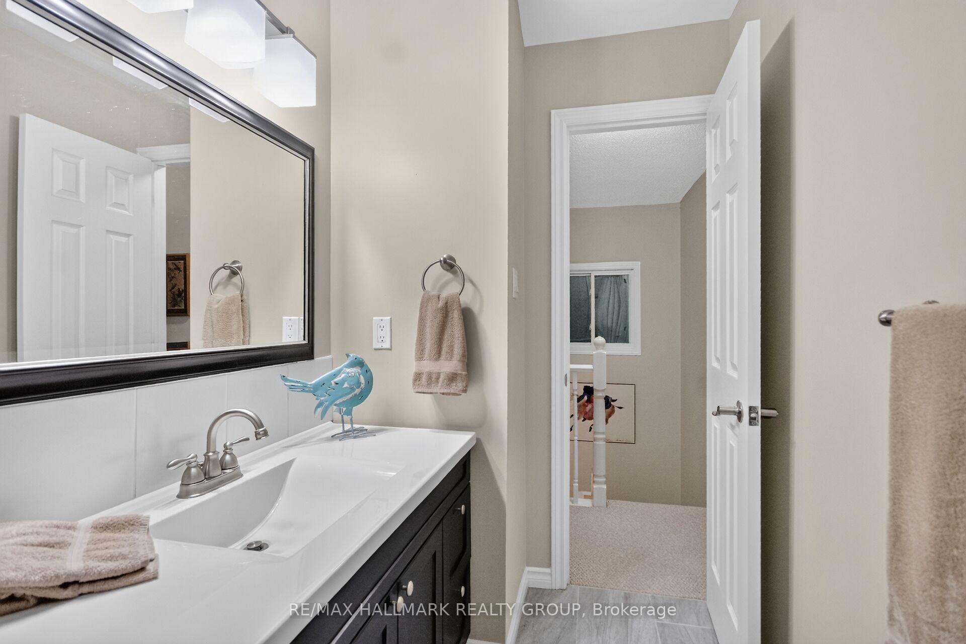 Photo 29 of 12 Ready Way, Ottawa, Barrhaven - Pheasant Run — HOMEH