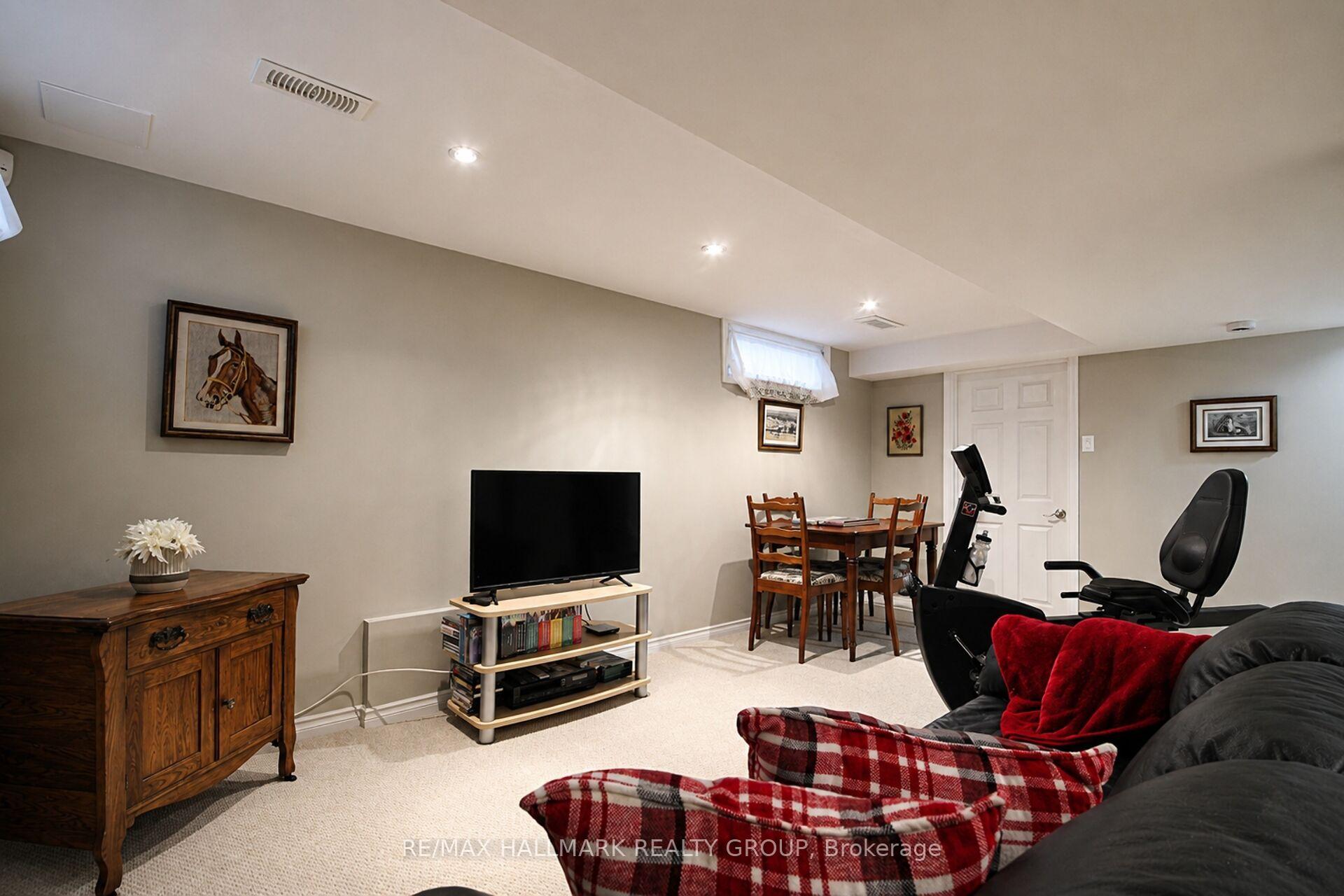 Photo 37 of 12 Ready Way, Ottawa, Barrhaven - Pheasant Run — HOMEH