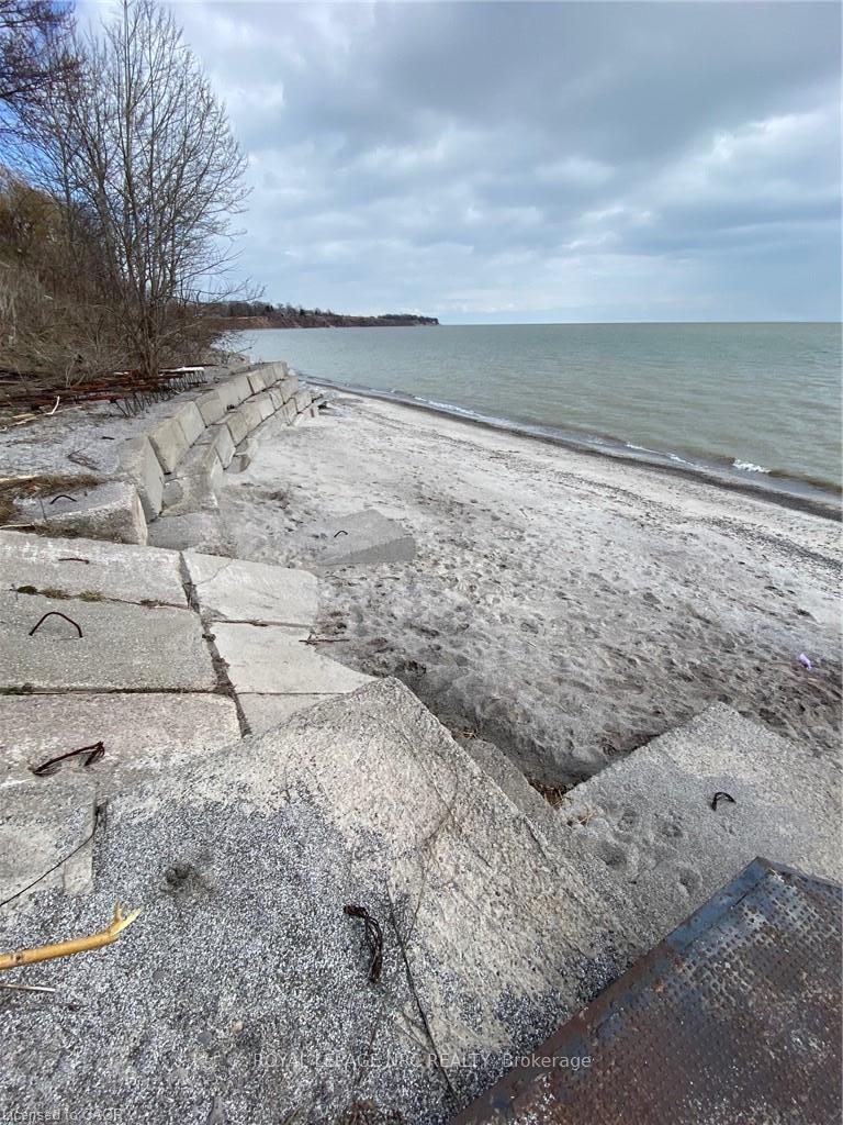 Photo 12 of 20 Warnick Road, Haldimand, Dunnville — HOMEH