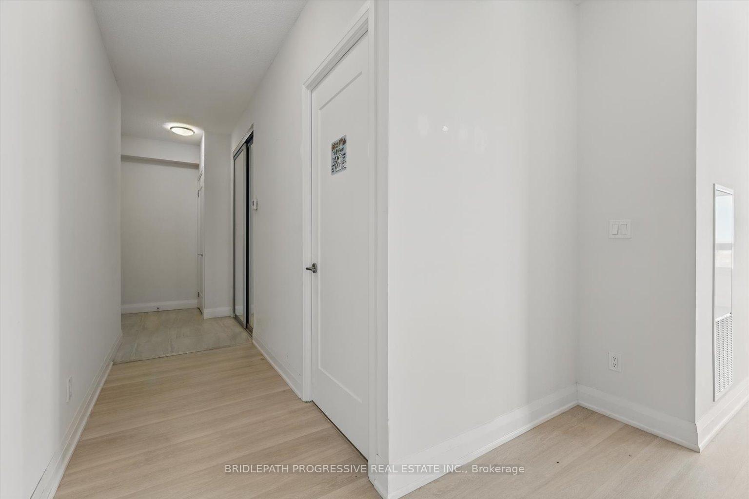 Photo 6 of Unit 1502, 398 Highway 7 E, Richmond Hill, Doncrest — HOMEH
