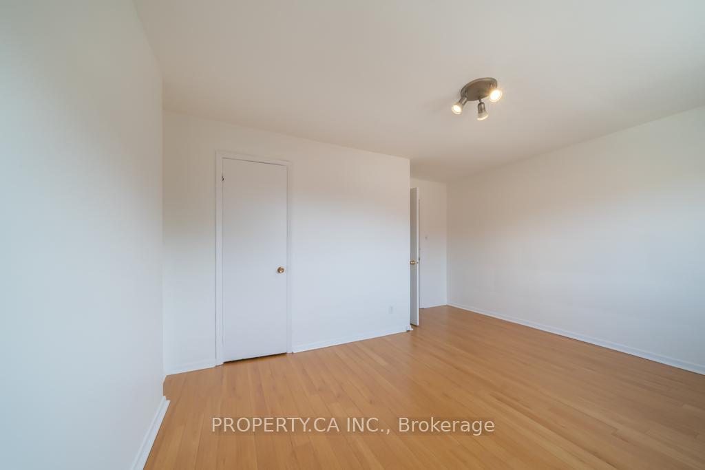 Photo 3 of Unit 2-3, 281 Augusta Avenue, Toronto, Kensington-Chinatown — HOMEH