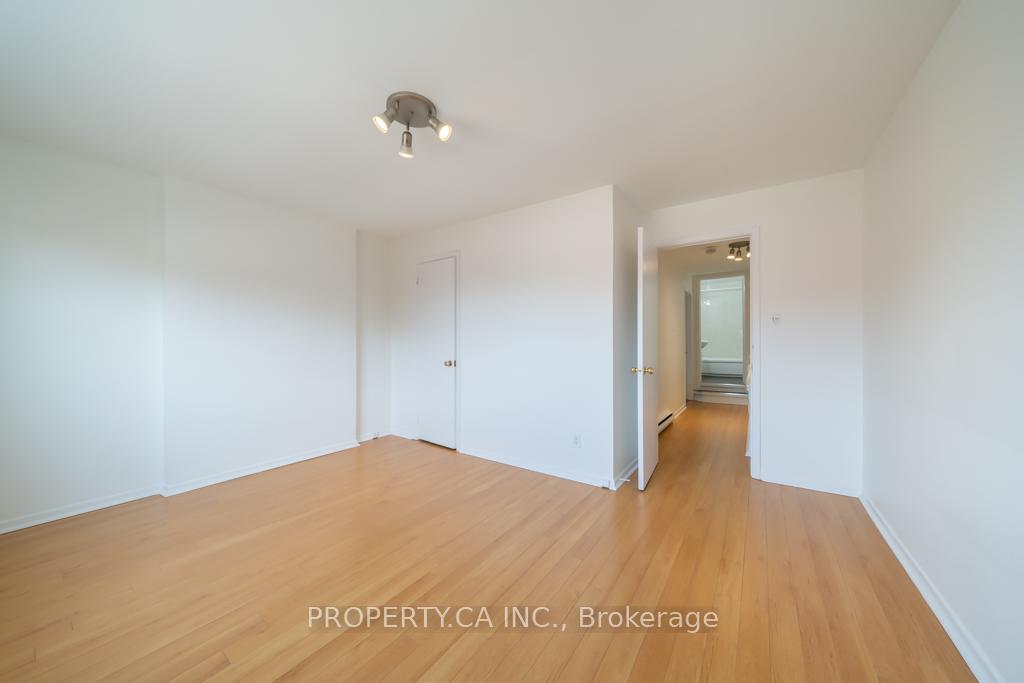 Photo 4 of Unit 2-3, 281 Augusta Avenue, Toronto, Kensington-Chinatown — HOMEH