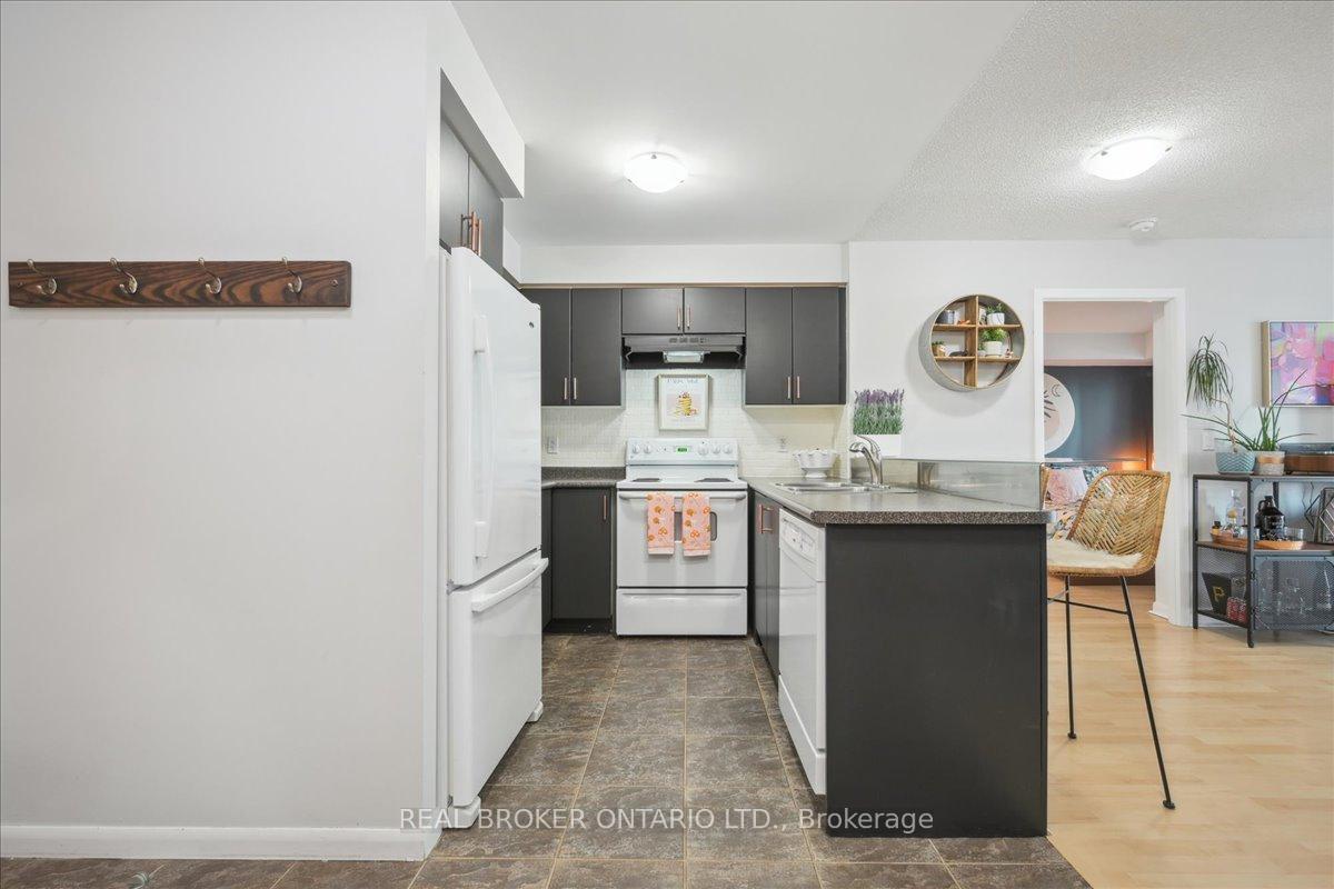 Photo 7 of Unit 608, 185 Legion Road N, Etobicoke, Mimico — HOMEH