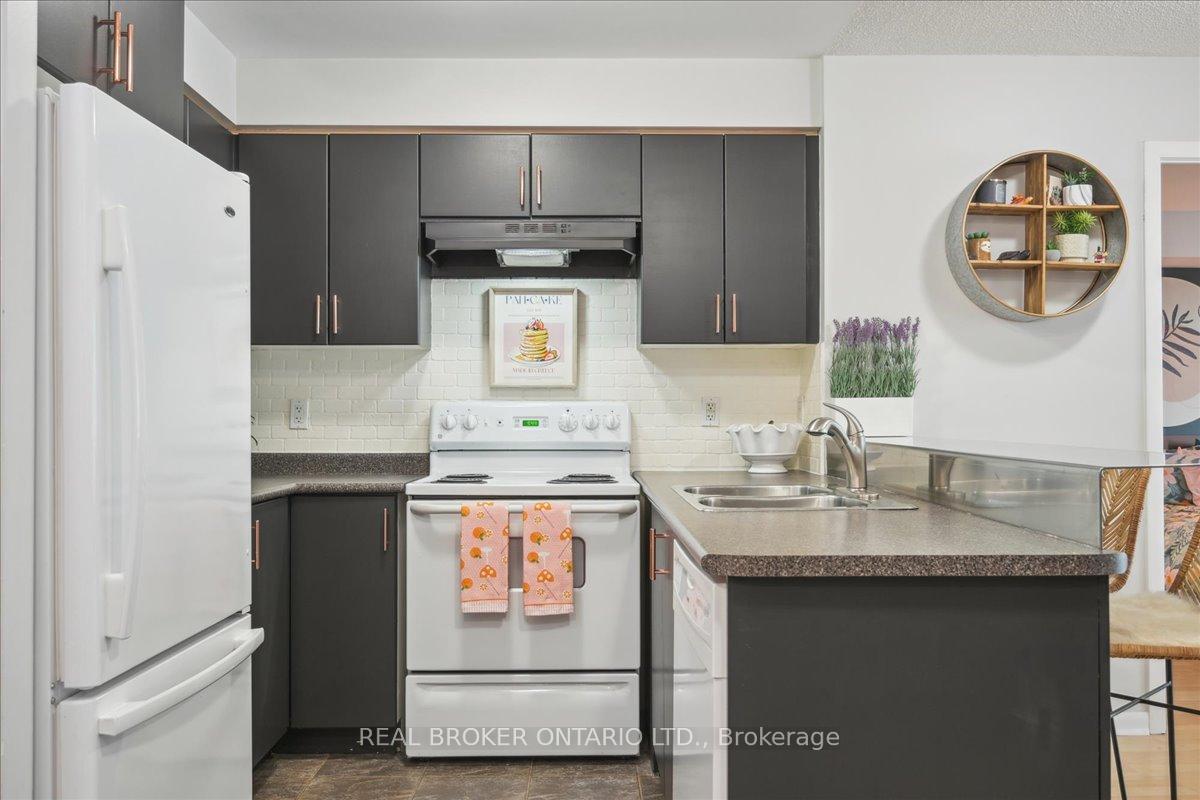 Photo 8 of Unit 608, 185 Legion Road N, Etobicoke, Mimico — HOMEH