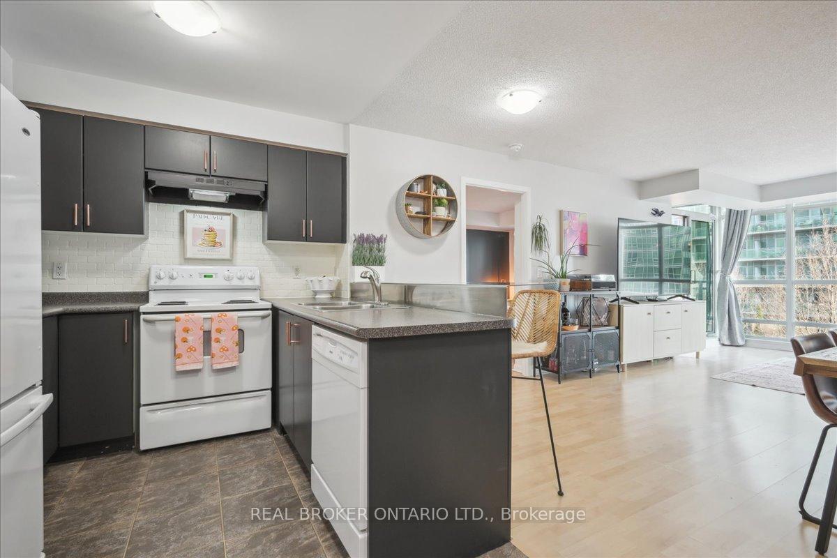 Photo 9 of Unit 608, 185 Legion Road N, Etobicoke, Mimico — HOMEH