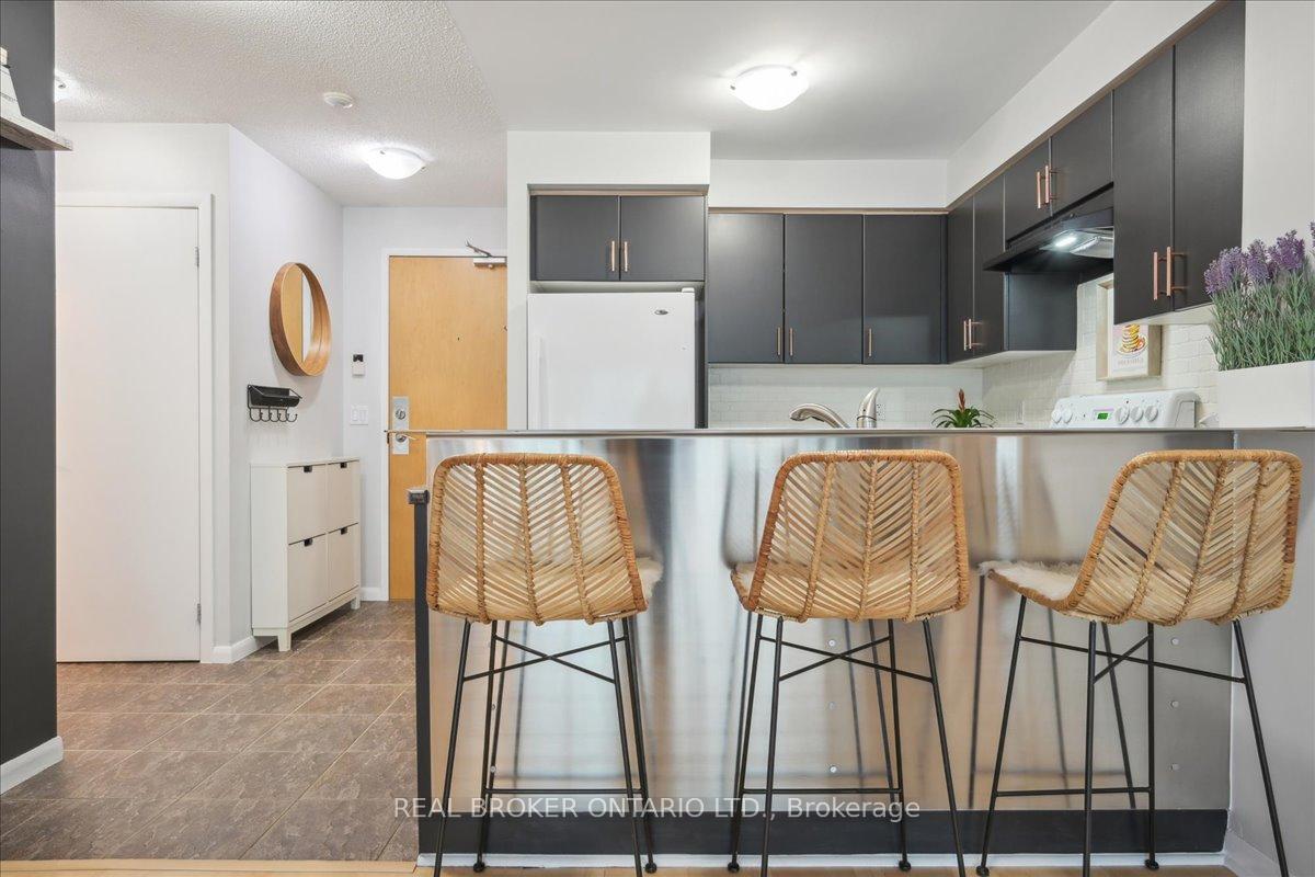 Photo 11 of Unit 608, 185 Legion Road N, Etobicoke, Mimico — HOMEH