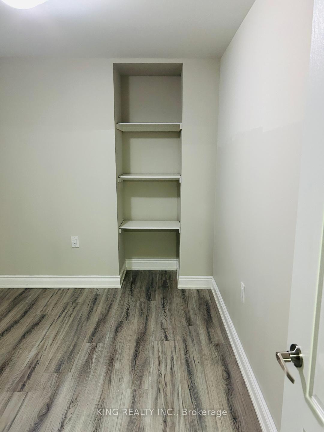 Photo 6 of Unit Bsmt, 13 Black Diamond Crescent, Brampton, Credit Valley — HOMEH