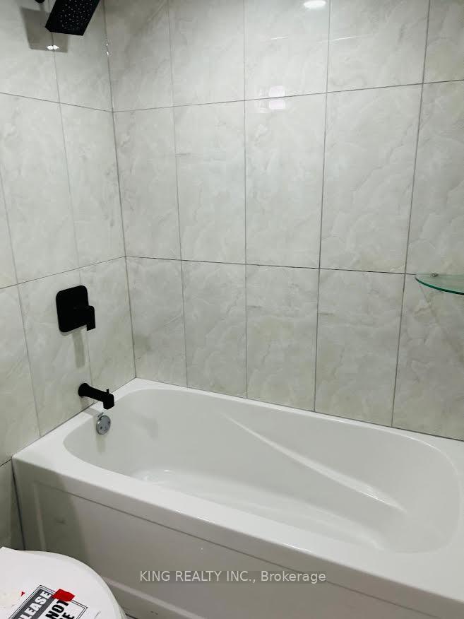 Photo 7 of Unit Bsmt, 13 Black Diamond Crescent, Brampton, Credit Valley — HOMEH