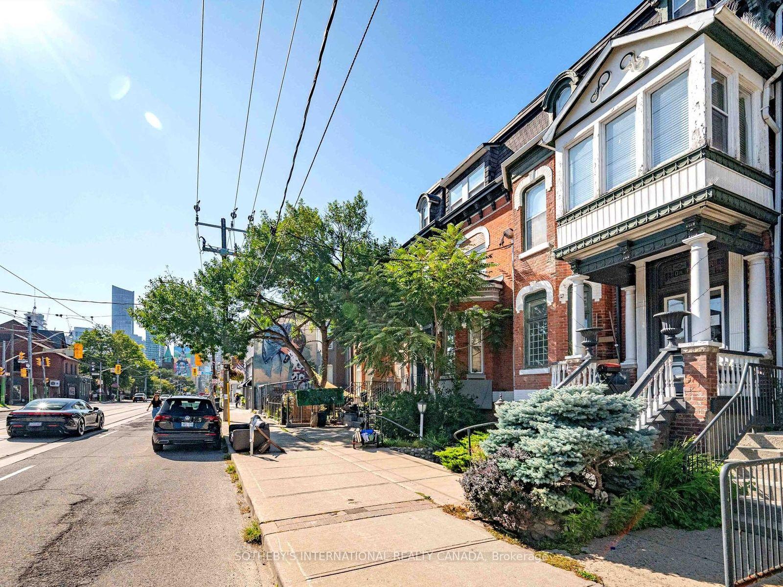 Front of Unit Main, 212 Carlton Street