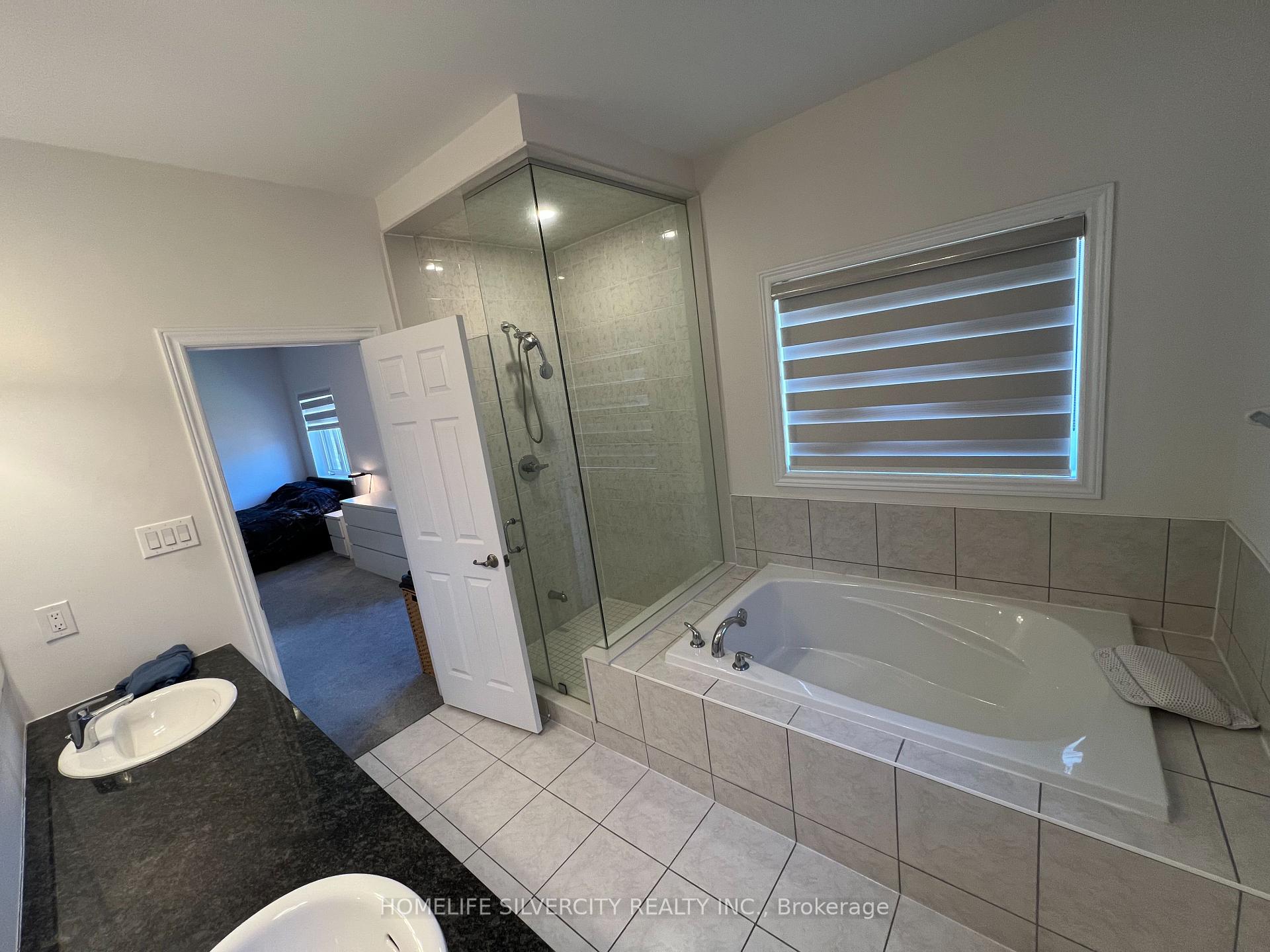 Photo 12 of 41 Michener Drive, Brampton, Sandringham-Wellington North — HOMEH