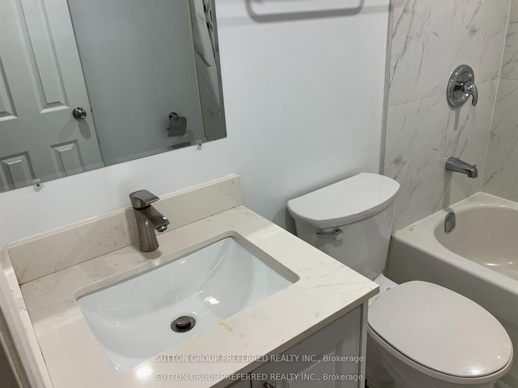Photo 17 of 1942 Duluth Crescent, London, East I — HOMEH