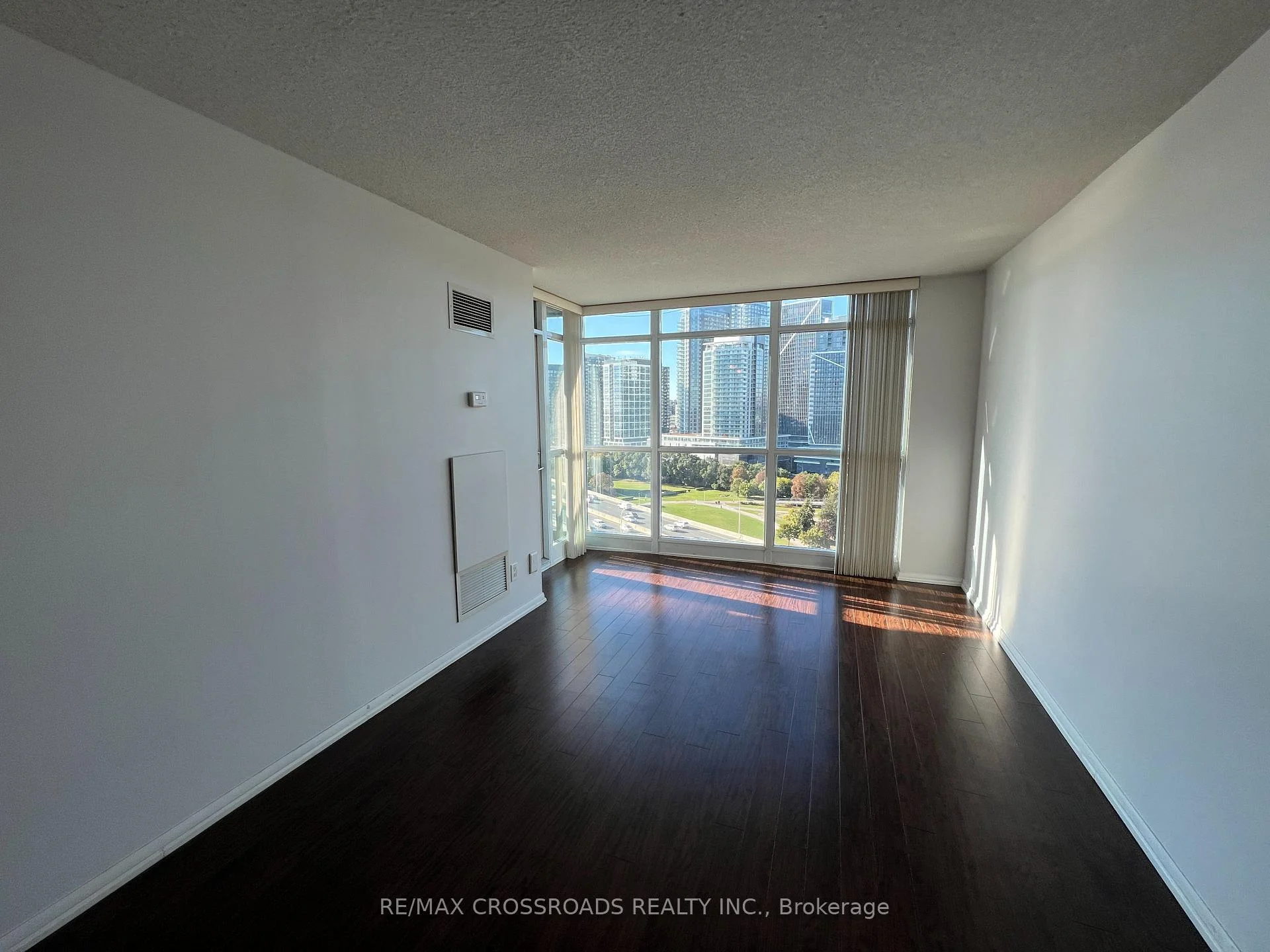 Photo 10 of Unit 1806, 231 Fort York Boulevard, Toronto, Niagara — HOMEH