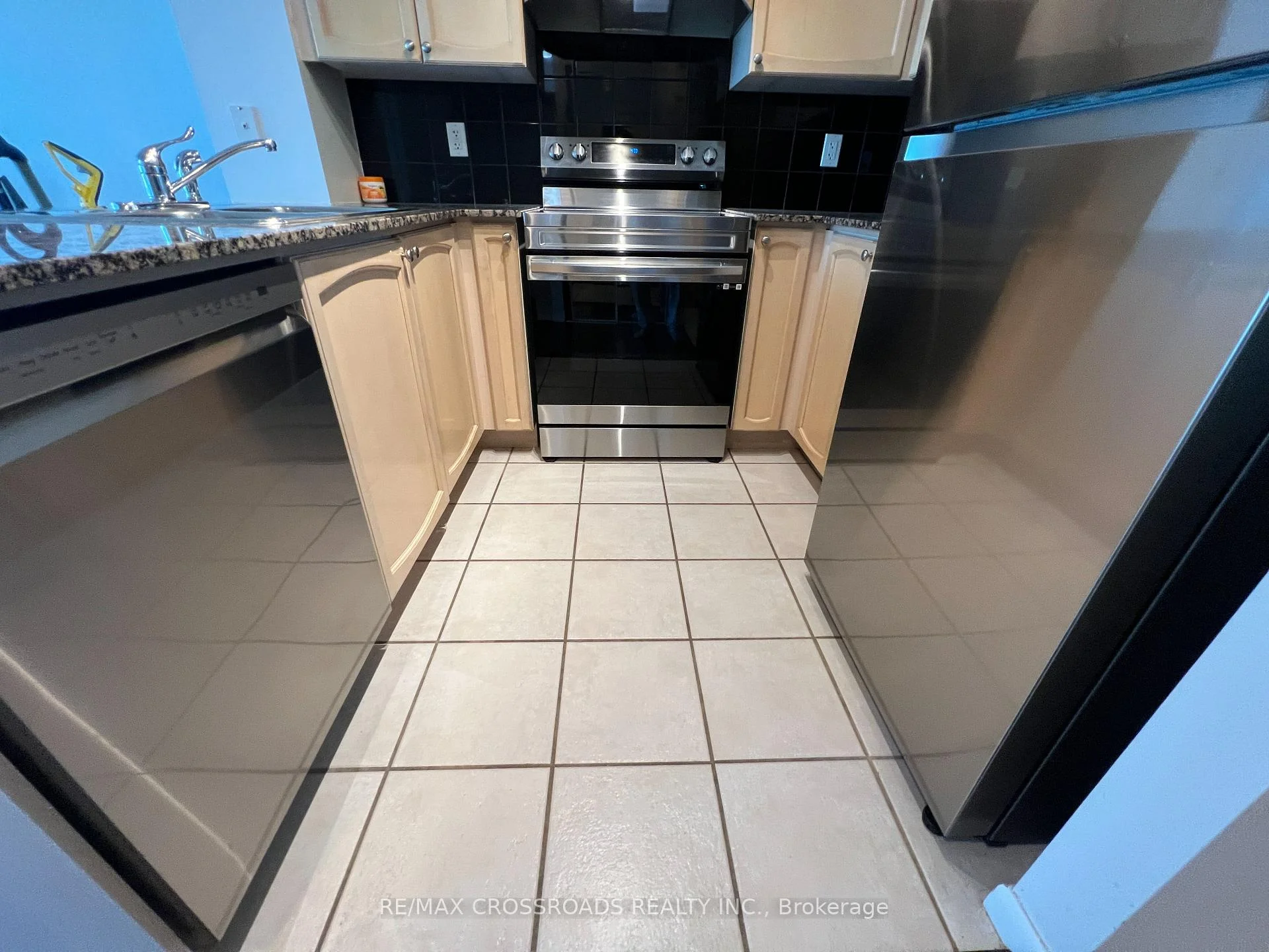 Photo 15 of Unit 1806, 231 Fort York Boulevard, Toronto, Niagara — HOMEH