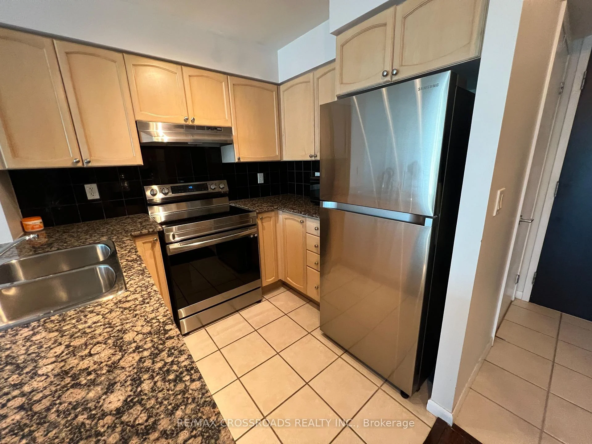 Photo 16 of Unit 1806, 231 Fort York Boulevard, Toronto, Niagara — HOMEH
