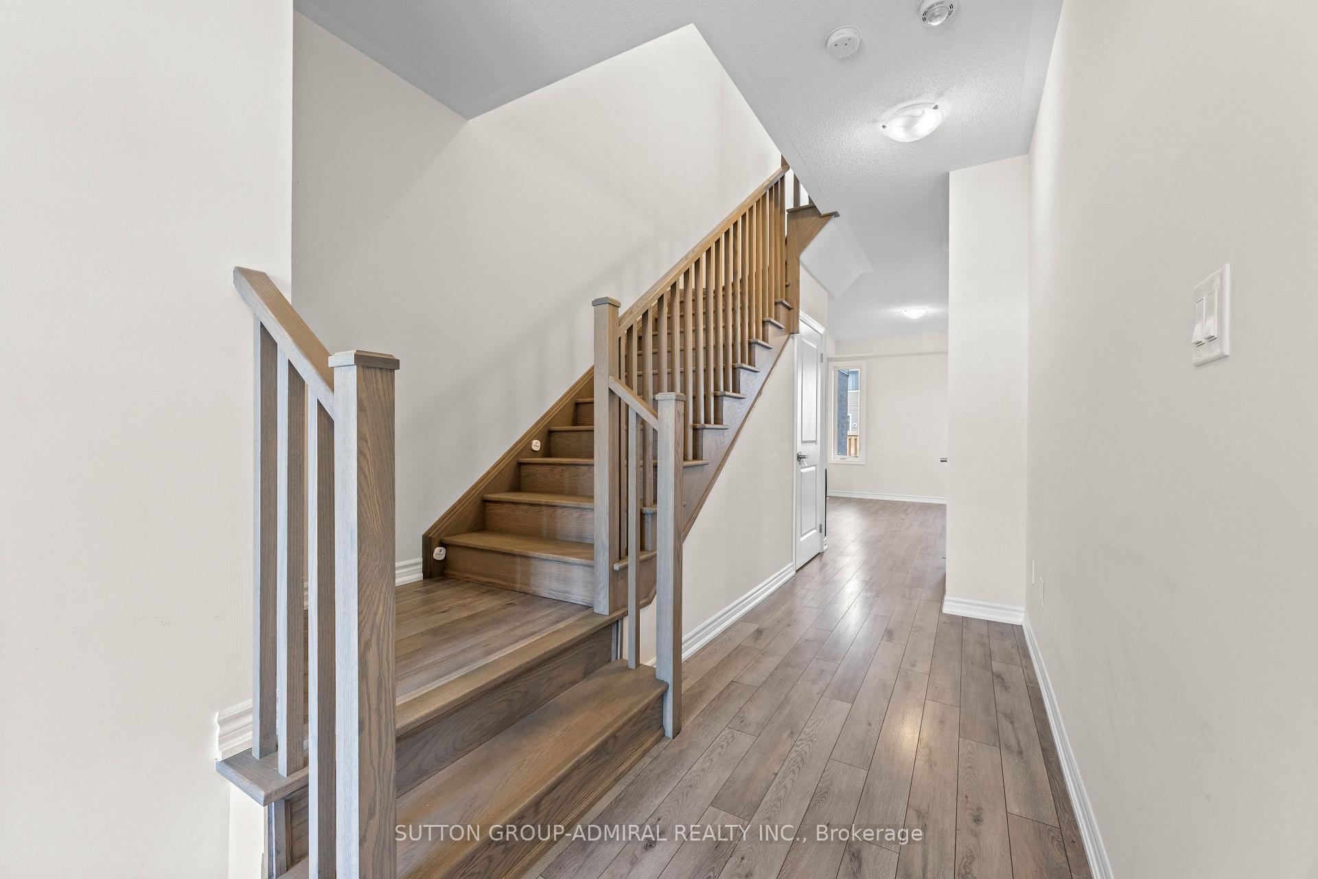 Photo 7 of 4 Rochester Drive, Barrie, Rural Barrie Southeast — HOMEH
