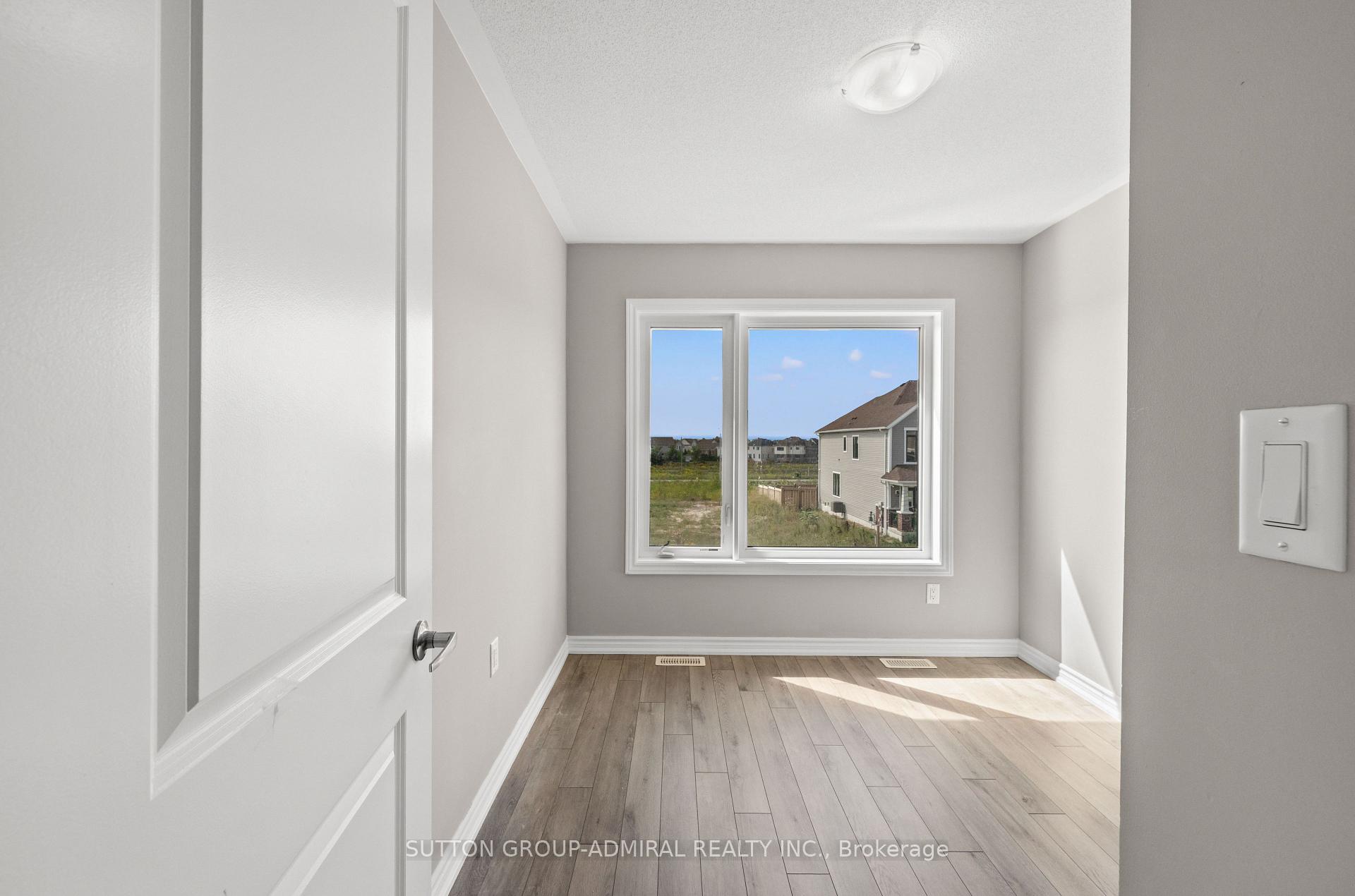 Photo 28 of 4 Rochester Drive, Barrie, Rural Barrie Southeast — HOMEH
