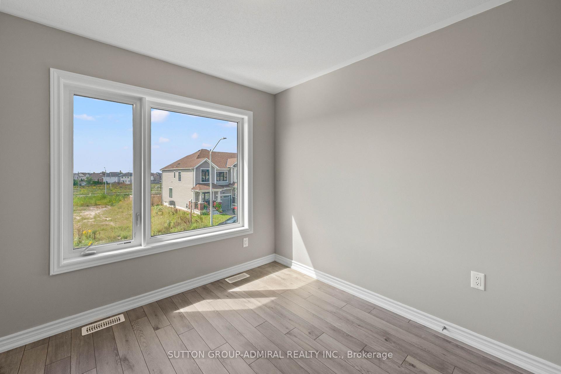 Photo 29 of 4 Rochester Drive, Barrie, Rural Barrie Southeast — HOMEH