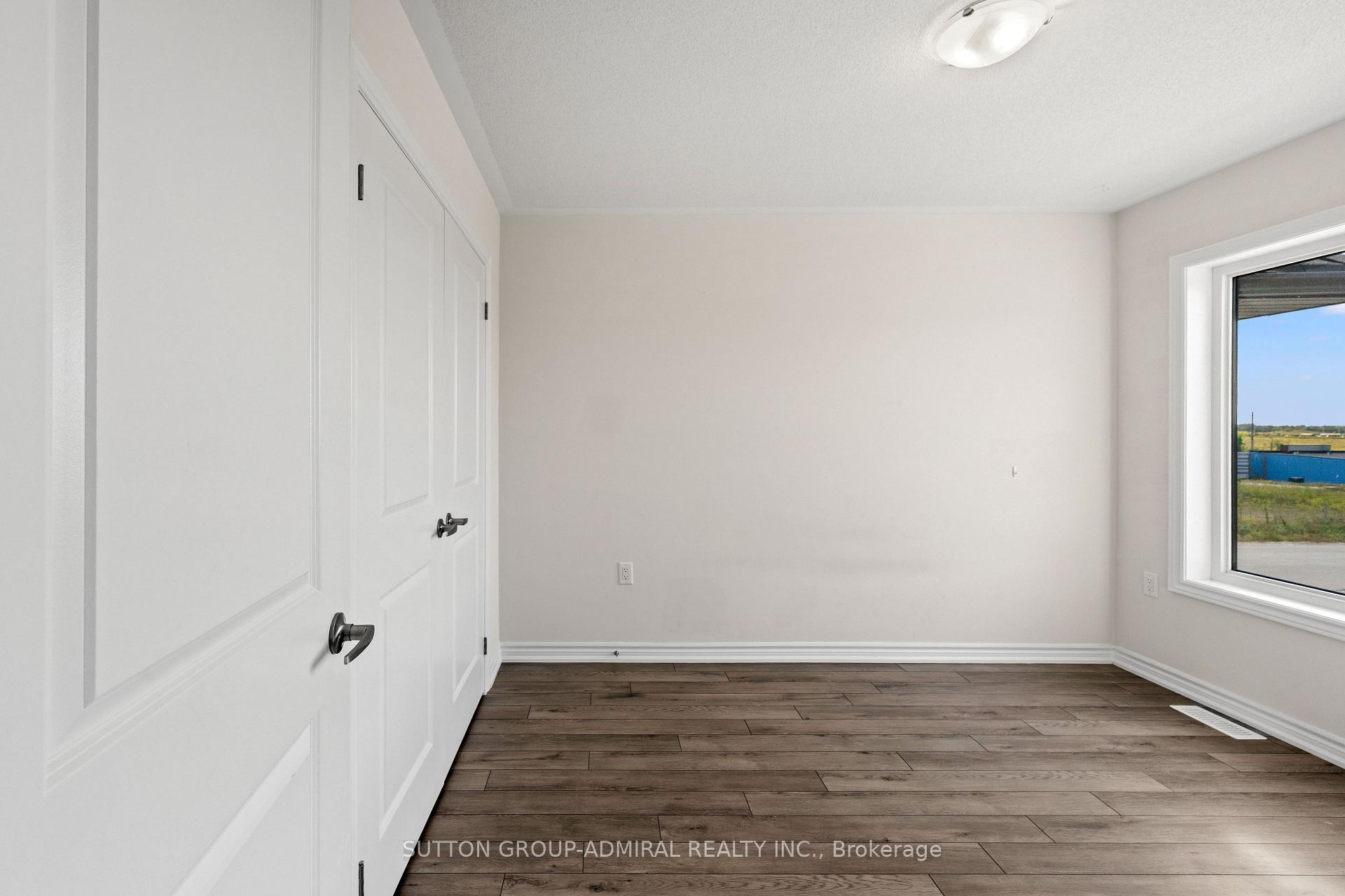 Photo 32 of 4 Rochester Drive, Barrie, Rural Barrie Southeast — HOMEH
