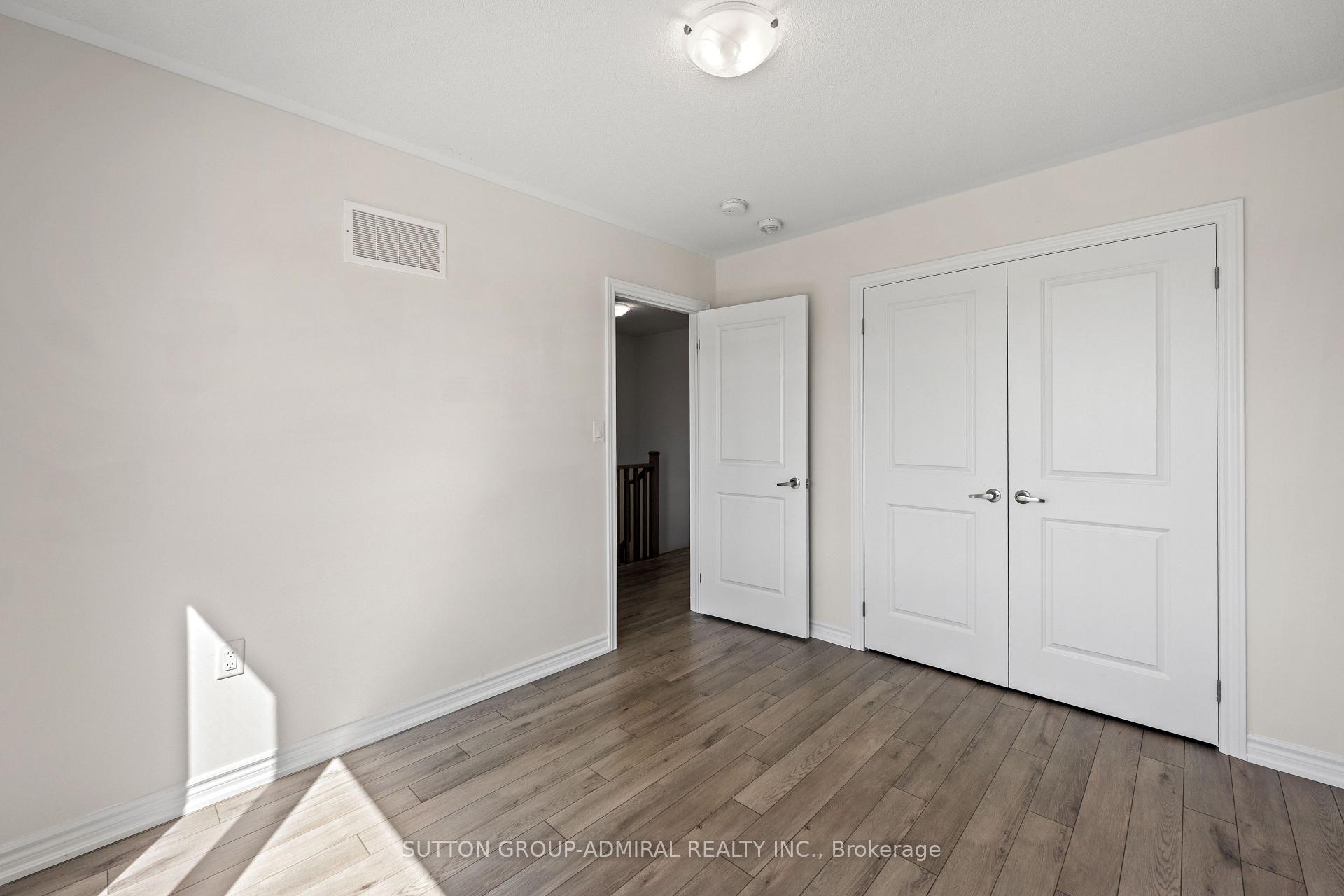 Photo 36 of 4 Rochester Drive, Barrie, Rural Barrie Southeast — HOMEH