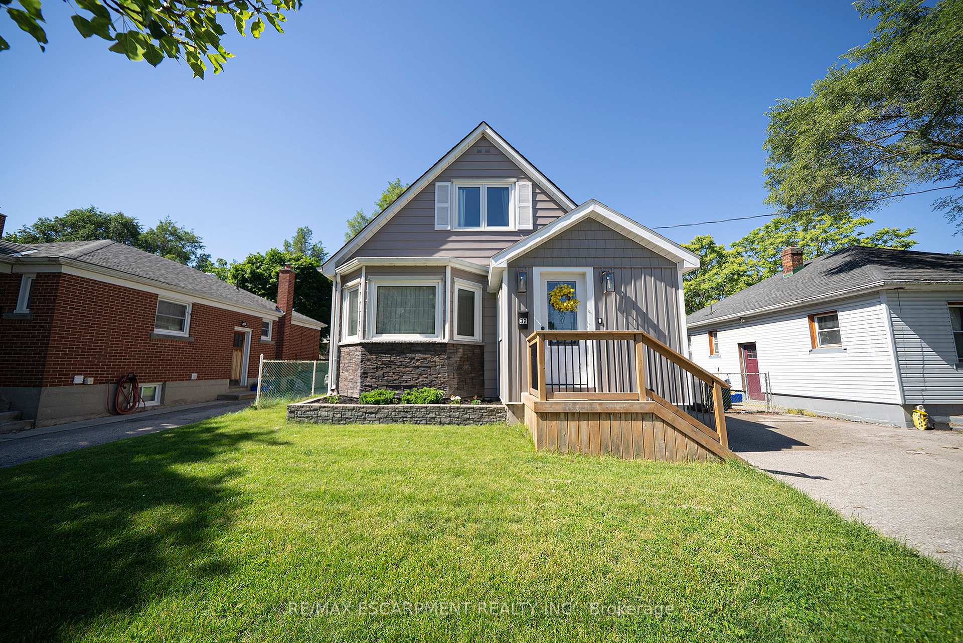 Front of 32 Elmwood Avenue