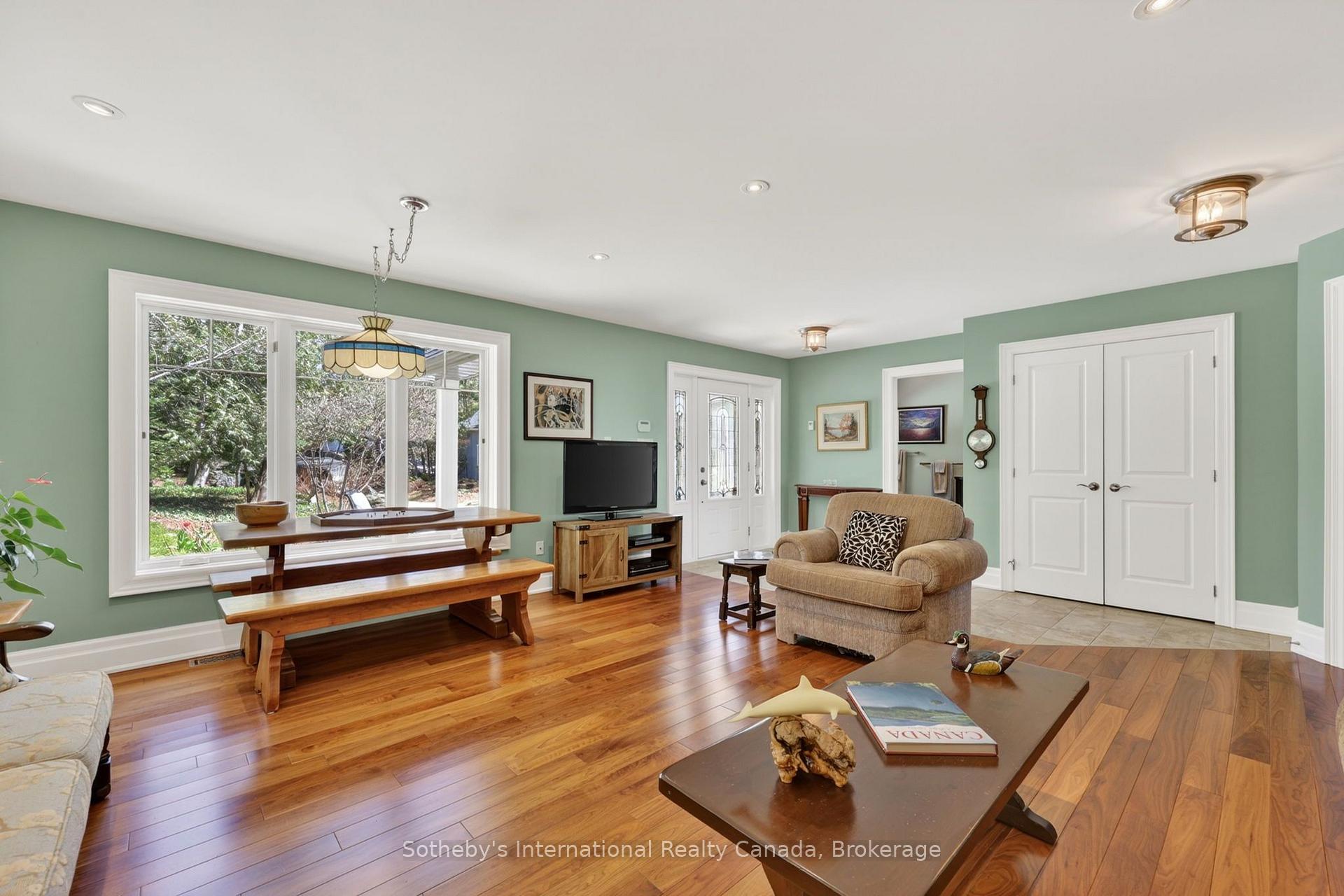Photo 12 of 1036 River Road E, Wasaga Beach — HOMEH