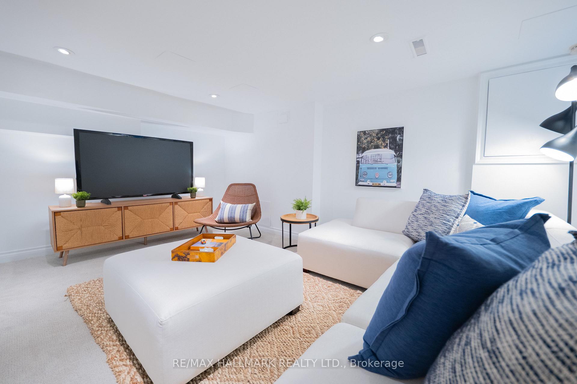 Photo 32 of 592 Logan Avenue, Toronto, North Riverdale — HOMEH