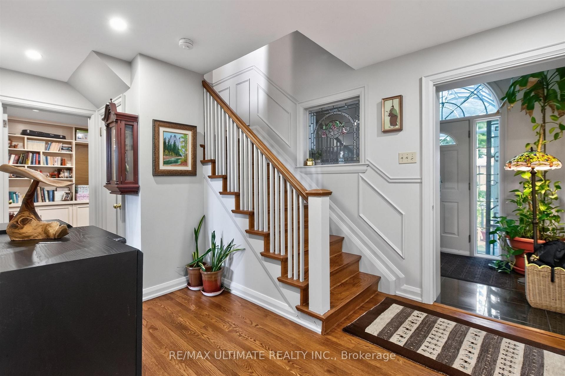 Photo 3 of Unit Upper, 39 Riverside Crescent, Toronto, High Park-Swansea — HOMEH