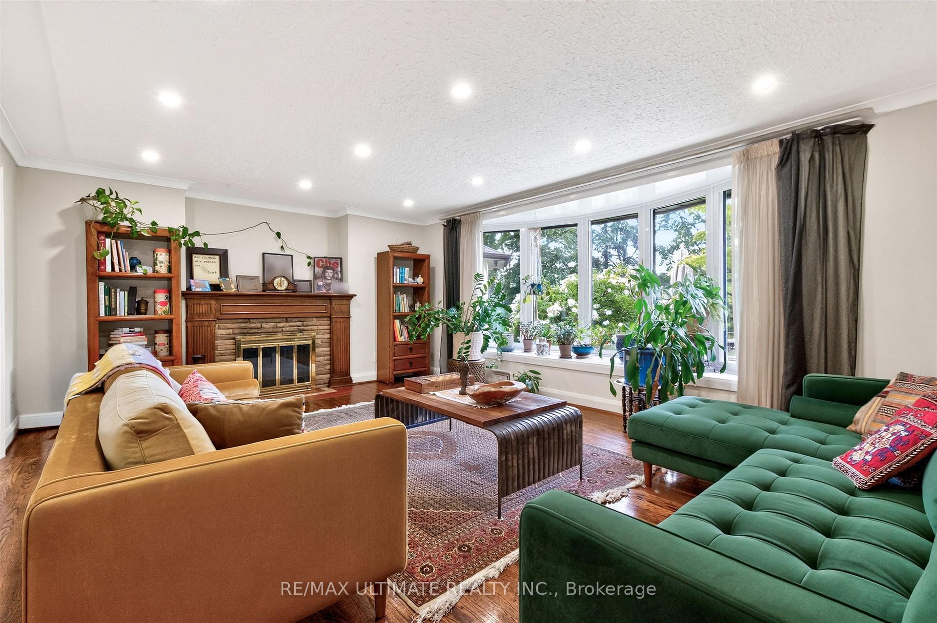 Photo 4 of Unit Upper, 39 Riverside Crescent, Toronto, High Park-Swansea — HOMEH