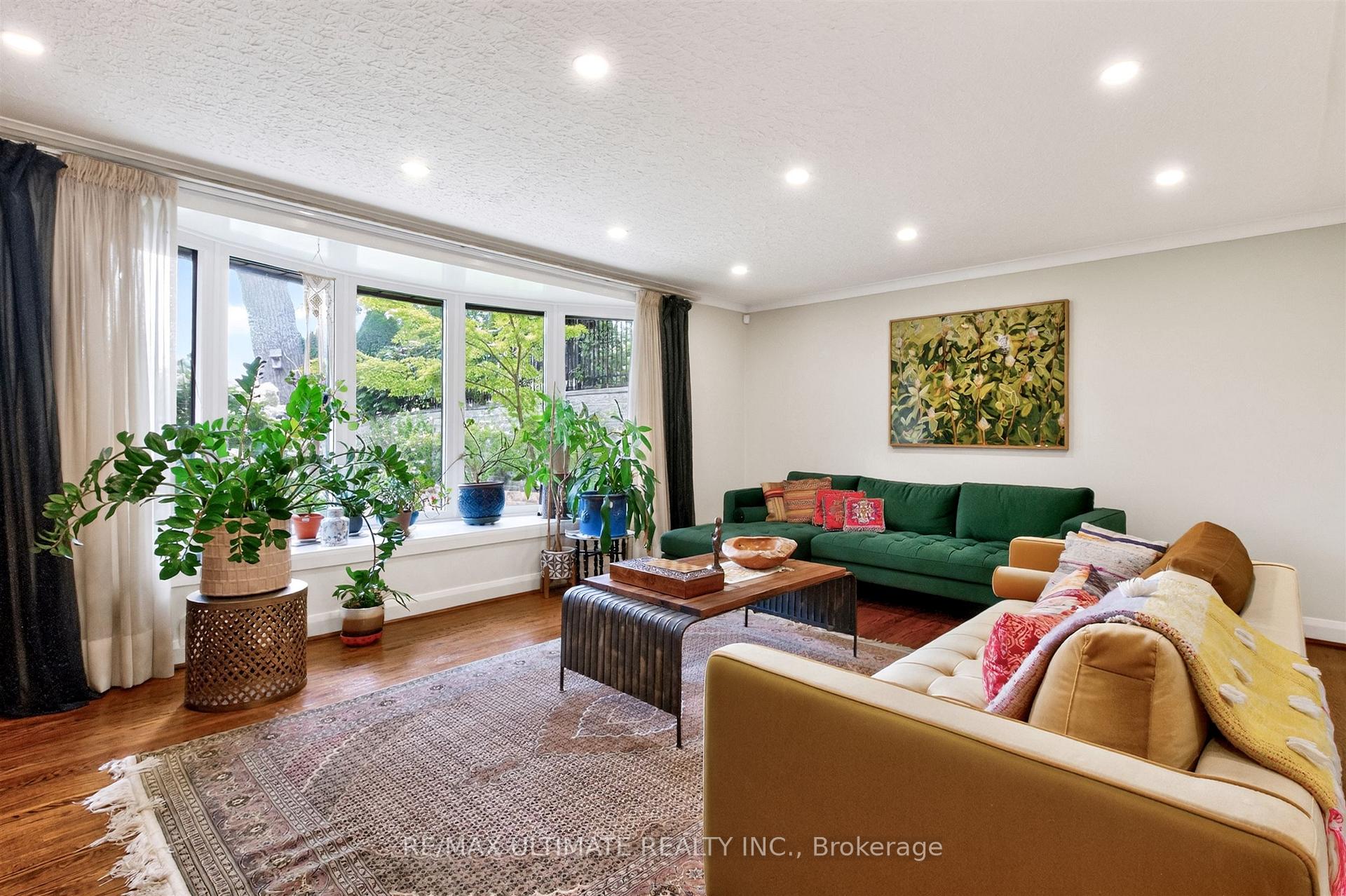 Photo 5 of Unit Upper, 39 Riverside Crescent, Toronto, High Park-Swansea — HOMEH