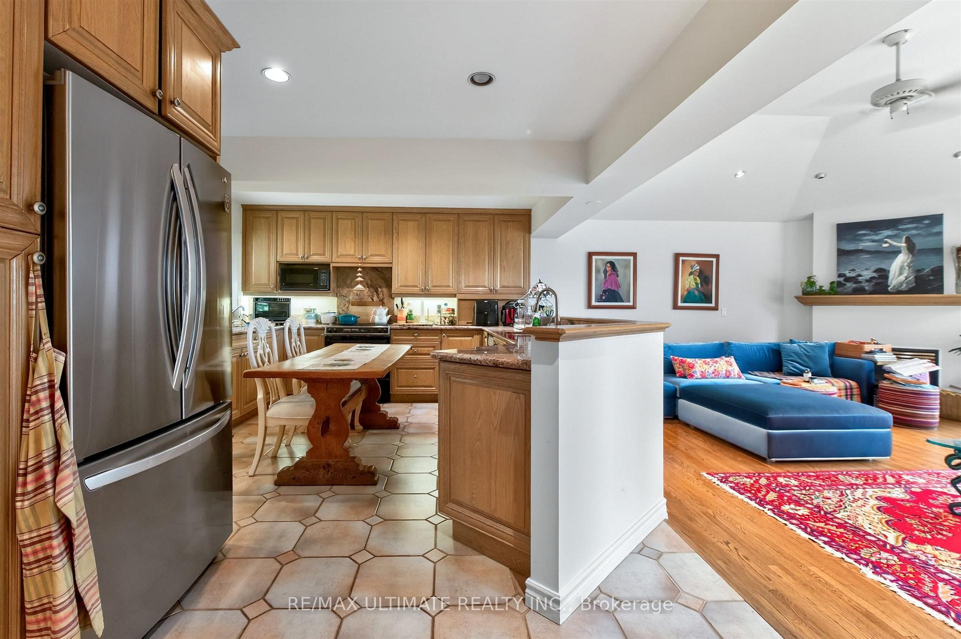 Photo 8 of Unit Upper, 39 Riverside Crescent, Toronto, High Park-Swansea — HOMEH